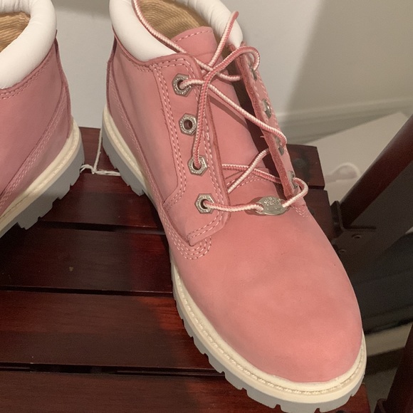 Pink Timberlands - Picture 3 of 8